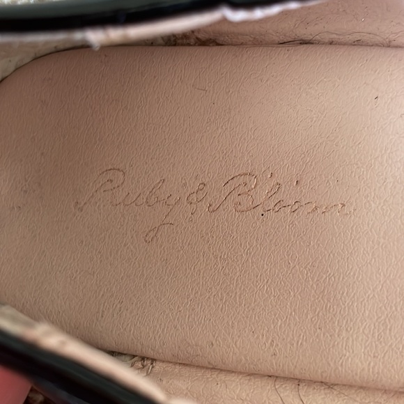 - - Ruby & Bloom black patent bow ballet flat size 3.5 - Picture 5 of 9